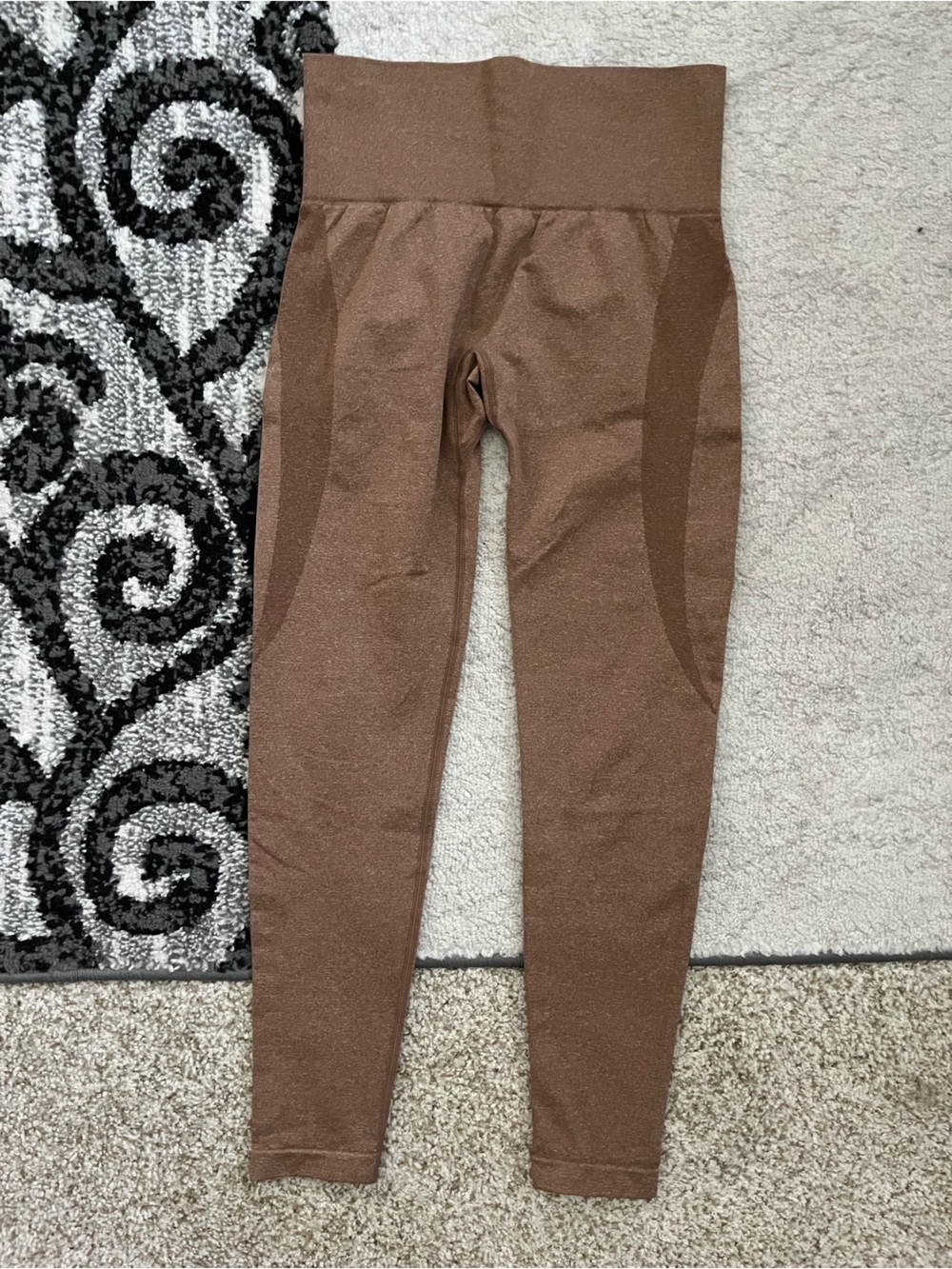 NVGTN Milk Chocolate Leggings Inseam 25” Women’s Size Small Great Condition
